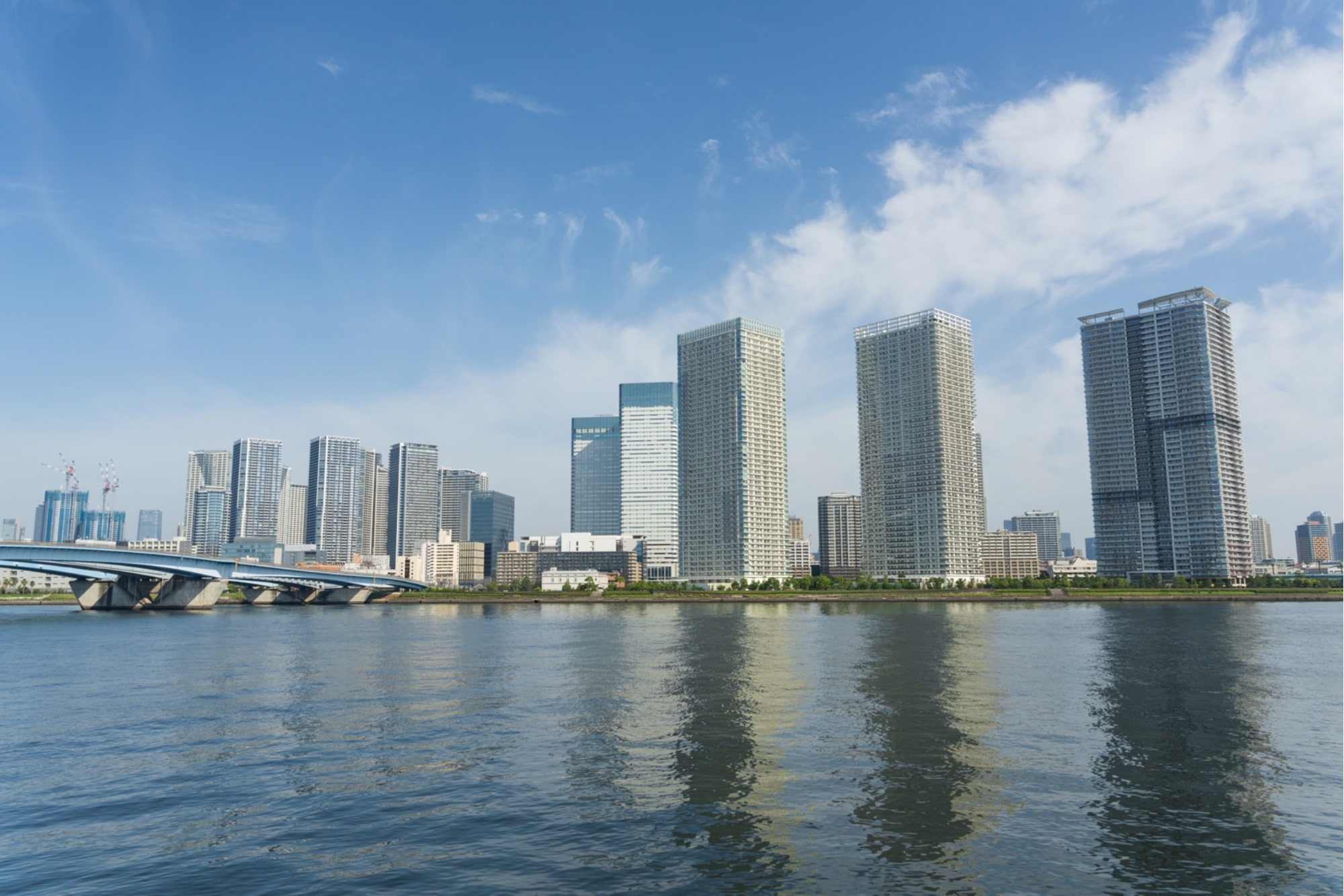 TAMRON 25-200mm F2.8-5.6 G2 (Model A075)　Focal length: 25mm　Exposure: F2.8　Shutter Speed: 1/3200sec　ISO: 100